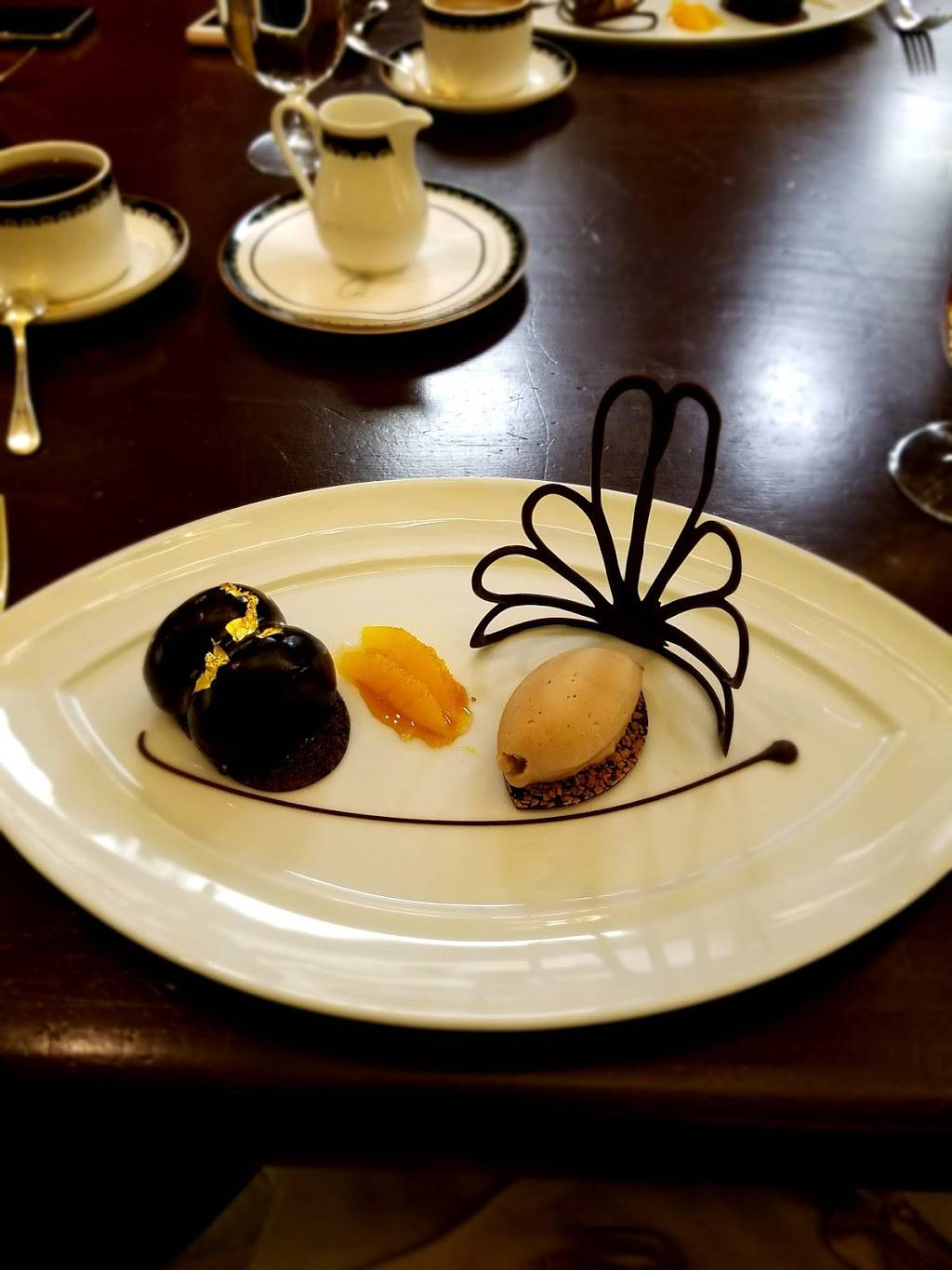 Victoria & Alberts | restaurant | 4401 Floridian Way, Orlando, FL 32830, USA | 4079393862 OR +1 407-939-3862