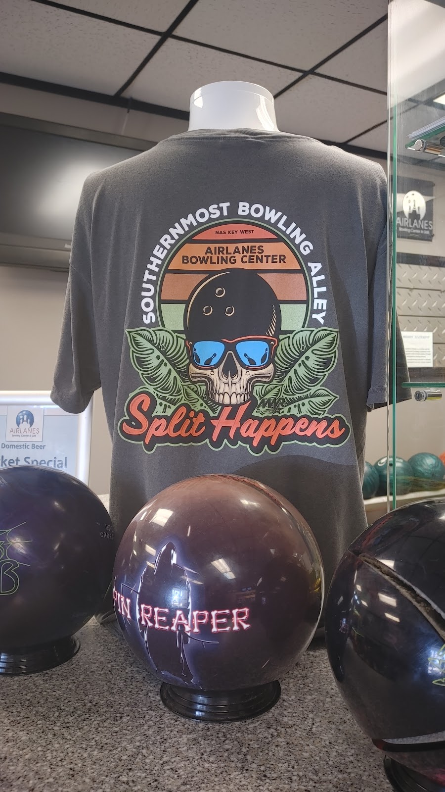 Airlanes Bowling Center & Grill | restaurant | 337 Langley Ave, Naval Air Station Key West, FL 33040, USA | 3052932976 OR +1 305-293-2976