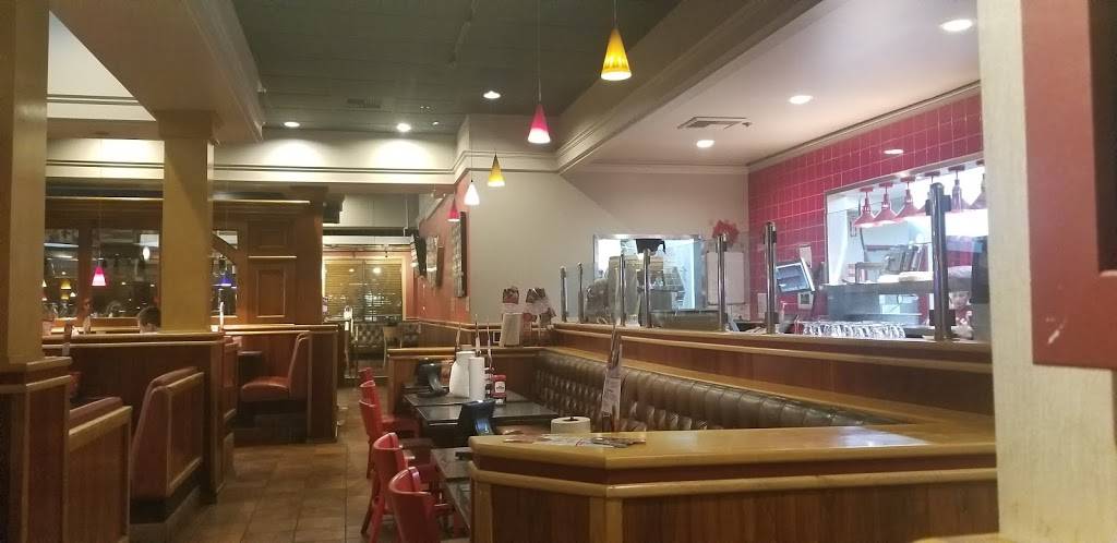 Red Robin Gourmet Burgers and Brews | restaurant | 2204 Bridgepointe Pkwy, San Mateo, CA 94404, USA | 6505715500 OR +1 650-571-5500