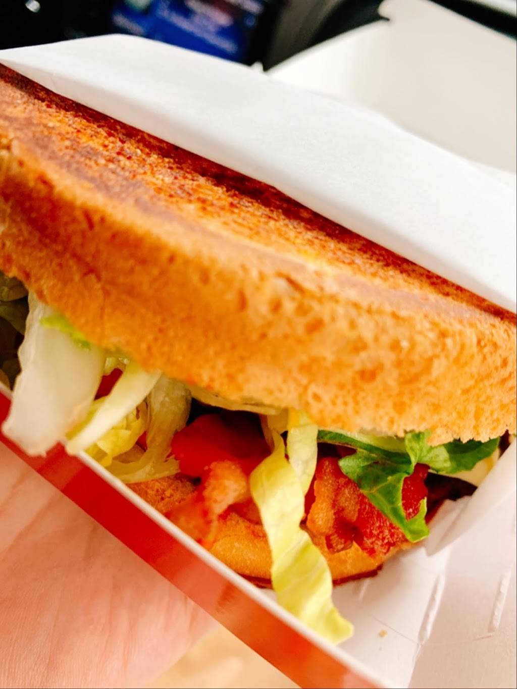 Jack in the Box | restaurant | 1400 N Ben Maddox Way, Visalia, CA 93292, USA | 5597411116 OR +1 559-741-1116