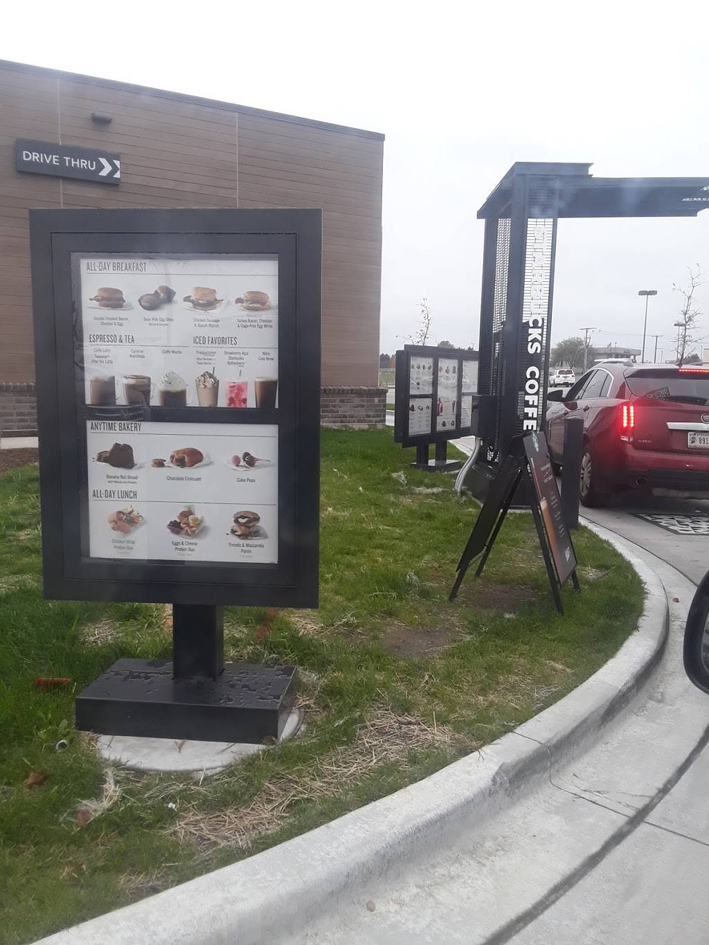 Starbucks | cafe | 2711 Calumet Ave, Valparaiso, IN 46383, USA | 2194629153 OR +1 219-462-9153