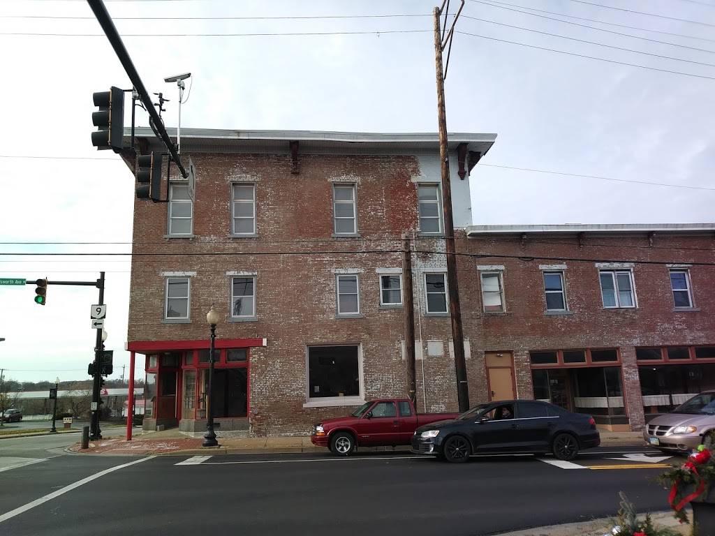 Rickys English Pub | restaurant | 151 E State St, Salem, OH 44460, USA | 3303322825 OR +1 330-332-2825