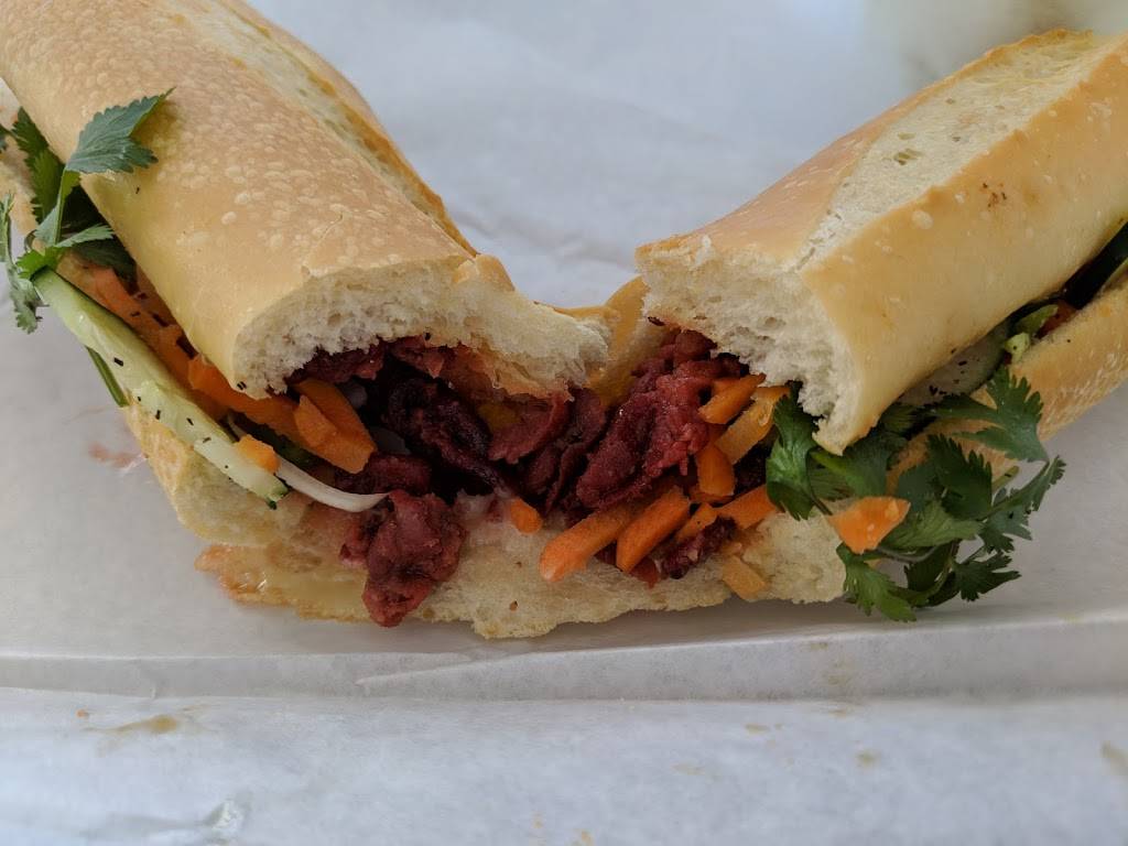 Cali Banh Mi | cafe | 2830 Garnet Ave #A, San Diego, CA 92109, USA | 8583526642 OR +1 858-352-6642