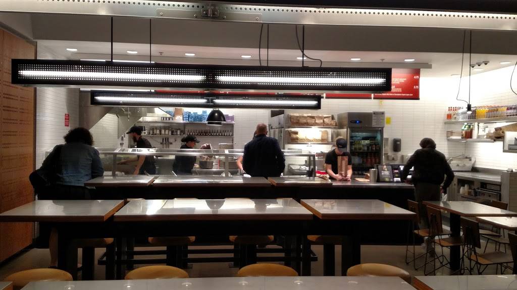 Chipotle Mexican Grill | restaurant | 10604 N Oracle Rd #101, Oro Valley, AZ 85737, USA | 5207975510 OR +1 520-797-5510