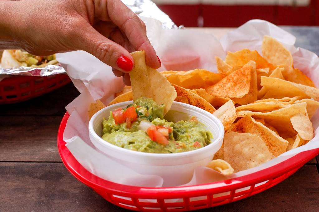 Fuzzys Taco Shop | restaurant | 752 Asp Ave, Norman, OK 73069, USA | 4057011000 OR +1 405-701-1000