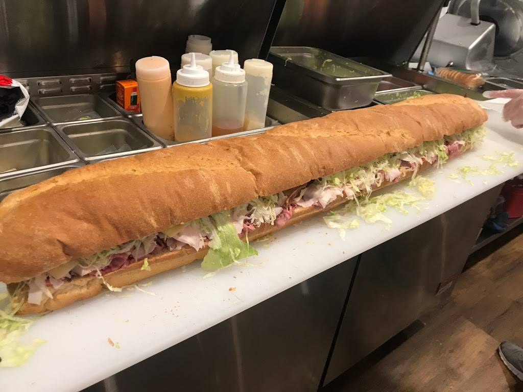 Deli king | restaurant | 32 Indian Rock Rd, Windham, NH 03087, USA | 6032605600 OR +1 603-260-5600