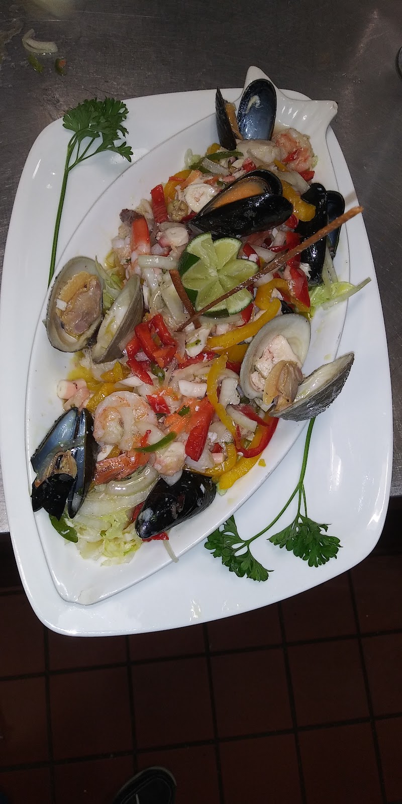 EL Viejo Fred Restuarant | restaurant | 558 New Brunswick Ave, Fords, NJ 08863, USA | 7324868454 OR +1 732-486-8454