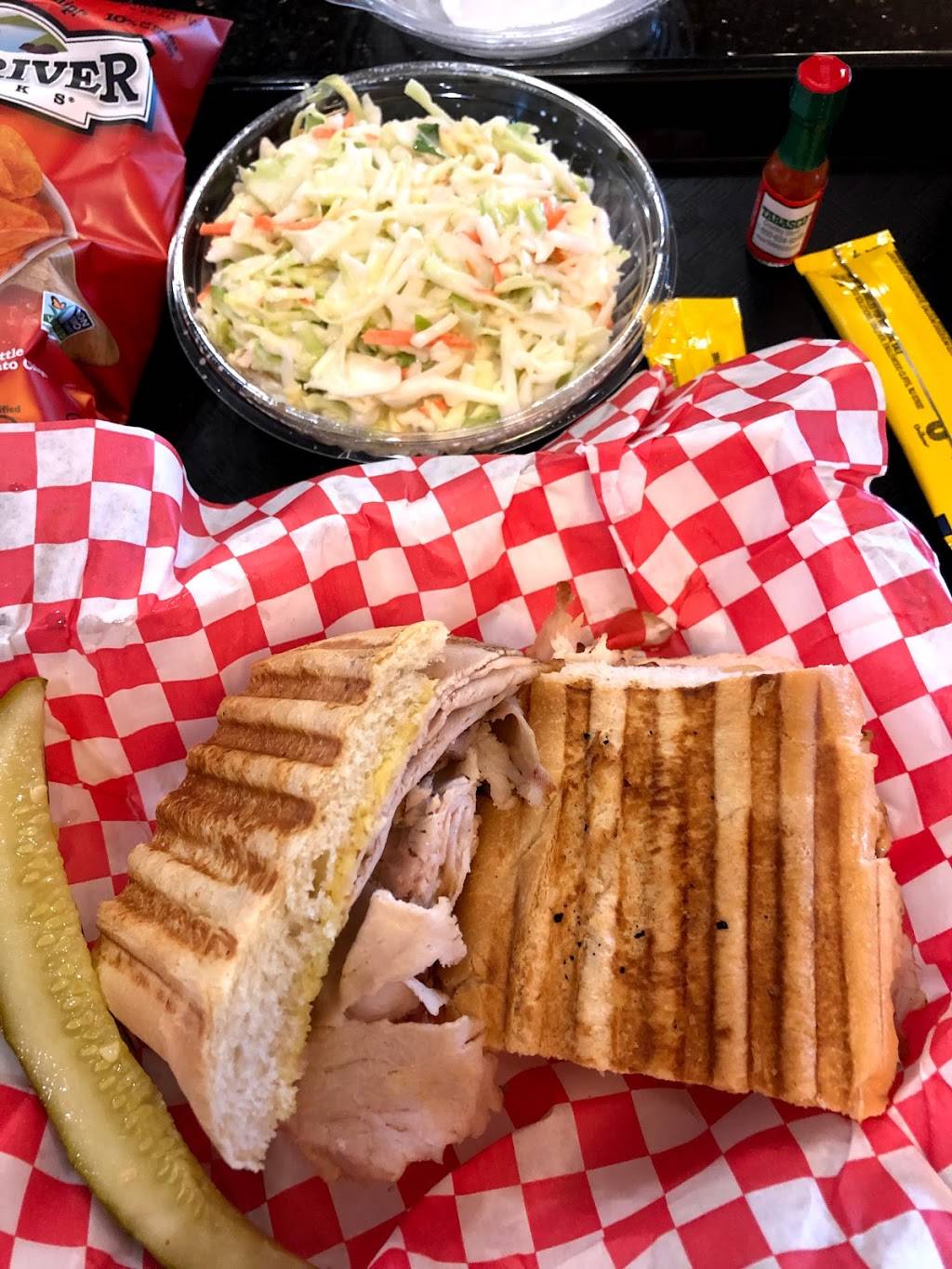 Reds Deli & Market | restaurant | 9840 International Dr, Orlando, FL 32819, USA | 4079969840 OR +1 407-996-9840