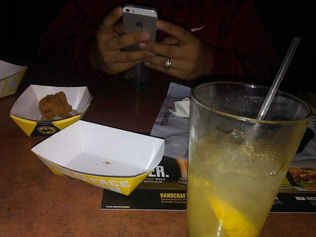 Buffalo Wild Wings | restaurant | 6051 Lone Tree Way, Brentwood, CA 94513, USA | 9252407481 OR +1 925-240-7481