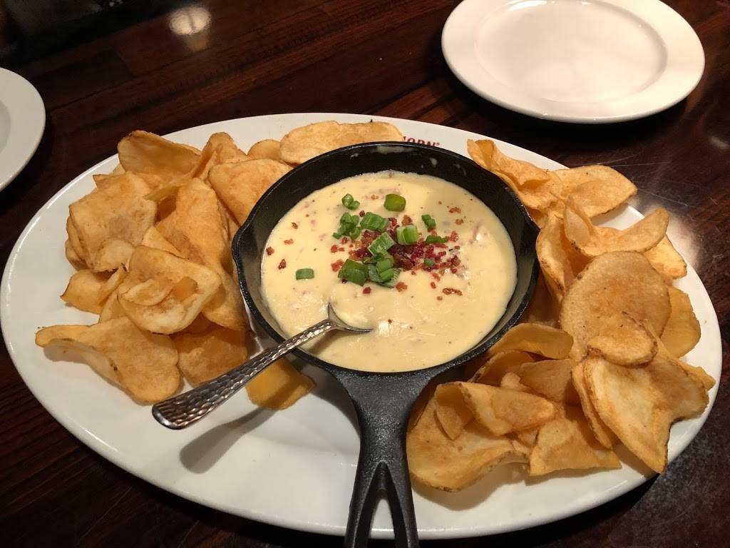 LongHorn Steakhouse | meal takeaway | 13701 S Tamiami Trail, Fort Myers, FL 33912, USA | 2394373395 OR +1 239-437-3395