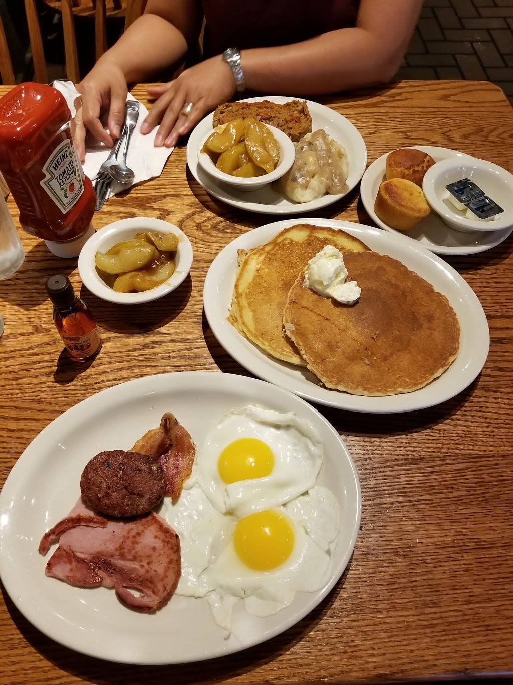 Cracker Barrel Old Country Store | restaurant | 3801 SW College Rd, Ocala, FL 34474, USA | 3528547870 OR +1 352-854-7870