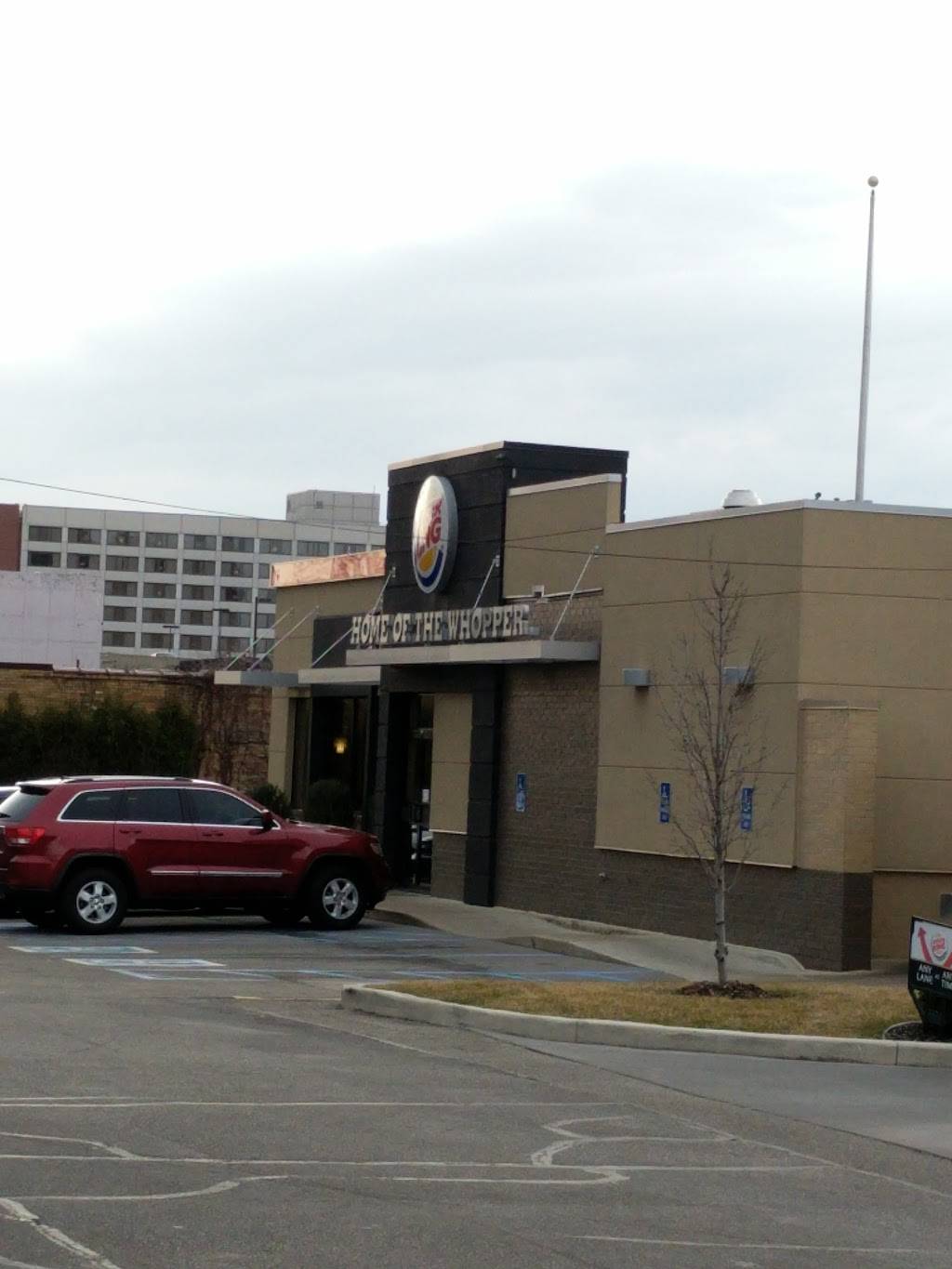 Burger King | restaurant | 324 E Jefferson Blvd, Fort Wayne, IN 46802, USA | 2604269097 OR +1 260-426-9097