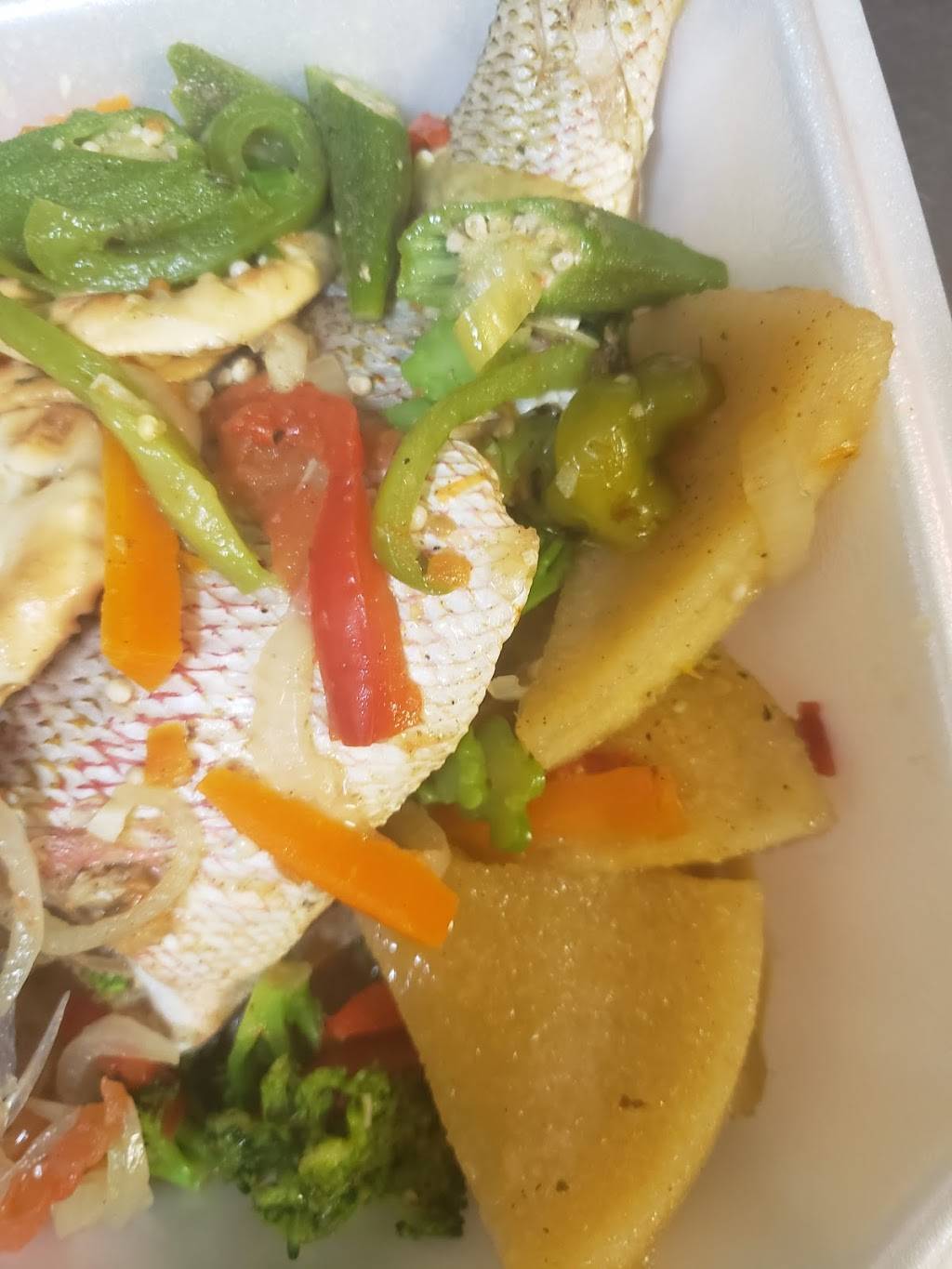 Love Birds Jerk Spot | restaurant | 6311 Silver Star Rd #20, Orlando, FL 32818, USA | 3212475214 OR +1 321-247-5214