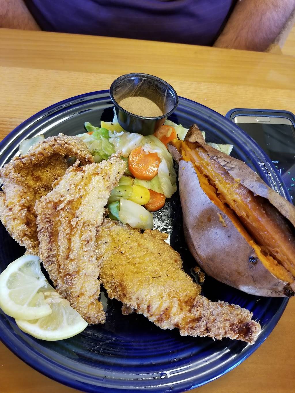 Lake Hope Lodge | restaurant | 27331 OH-278, McArthur, OH 45651, USA | 7405960601 OR +1 740-596-0601