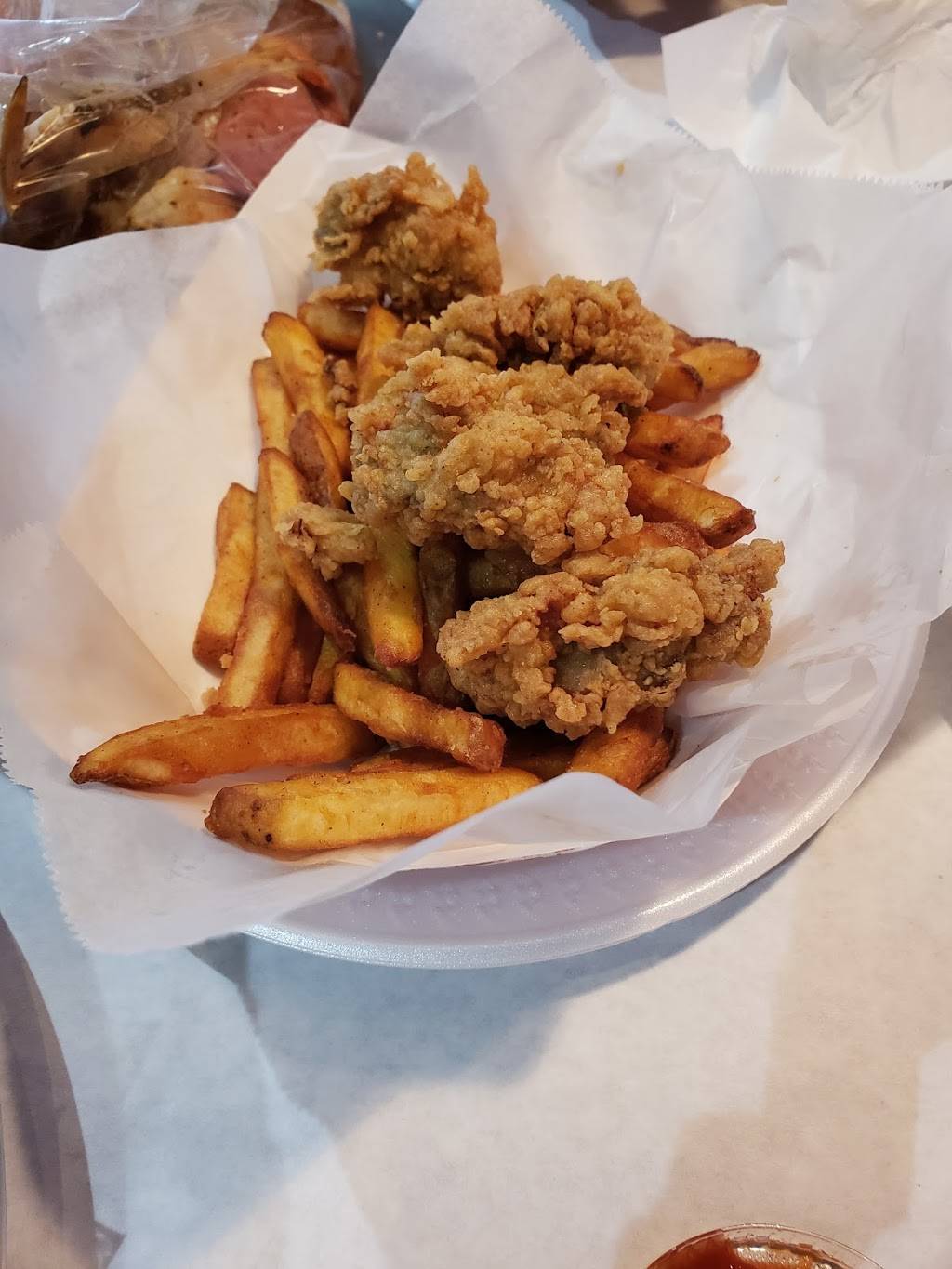 Pier 88 Boiling Seafood & Bar | restaurant | 2288 Gunbarrel Rd #130, Chattanooga, TN 37421, USA | 4234683683 OR +1 423-468-3683