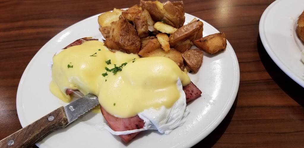 Benedict’s Café & Bar | restaurant | 5365 Camden Ave, San Jose, CA 95124, USA | 4082691005 OR +1 408-269-1005