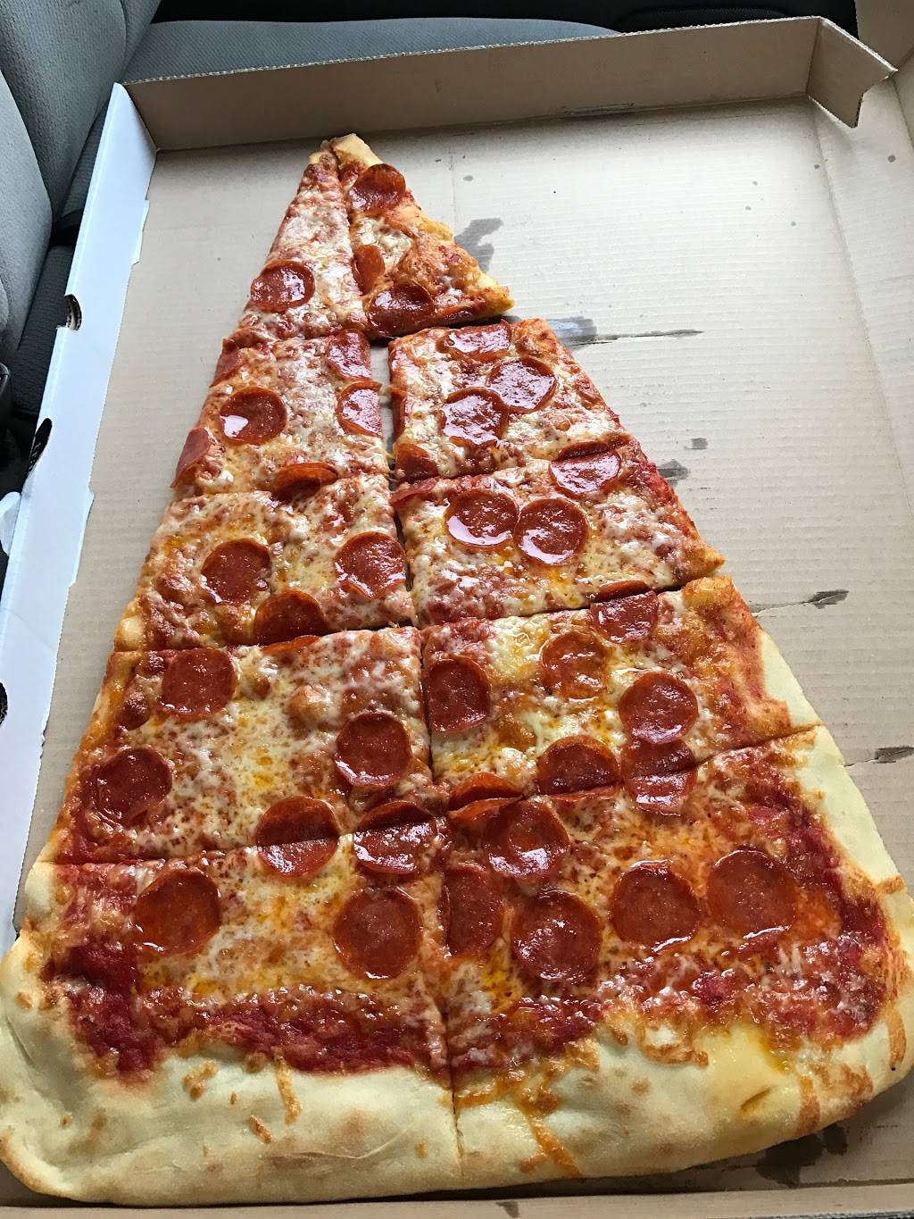 Pizza Barn | restaurant | 70 McLean Ave, Yonkers, NY 10705, USA | 9143781400 OR +1 914-378-1400