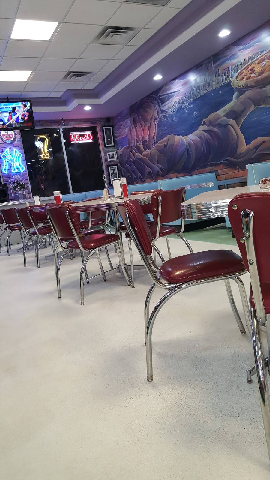 NYPD | restaurant | 231 E North Ave, Milwaukee, WI 53212, USA | 4145624444 OR +1 414-562-4444