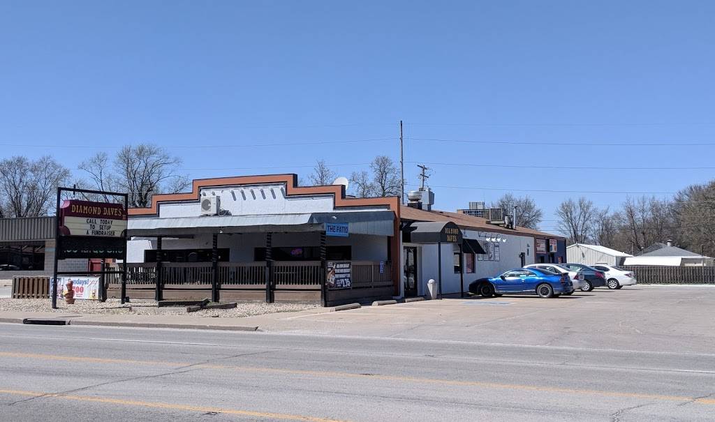 Shooters / Diamond Daves | restaurant | 518 W Jackson St, Macomb, IL 61455, USA | 3094210539 OR +1 309-421-0539