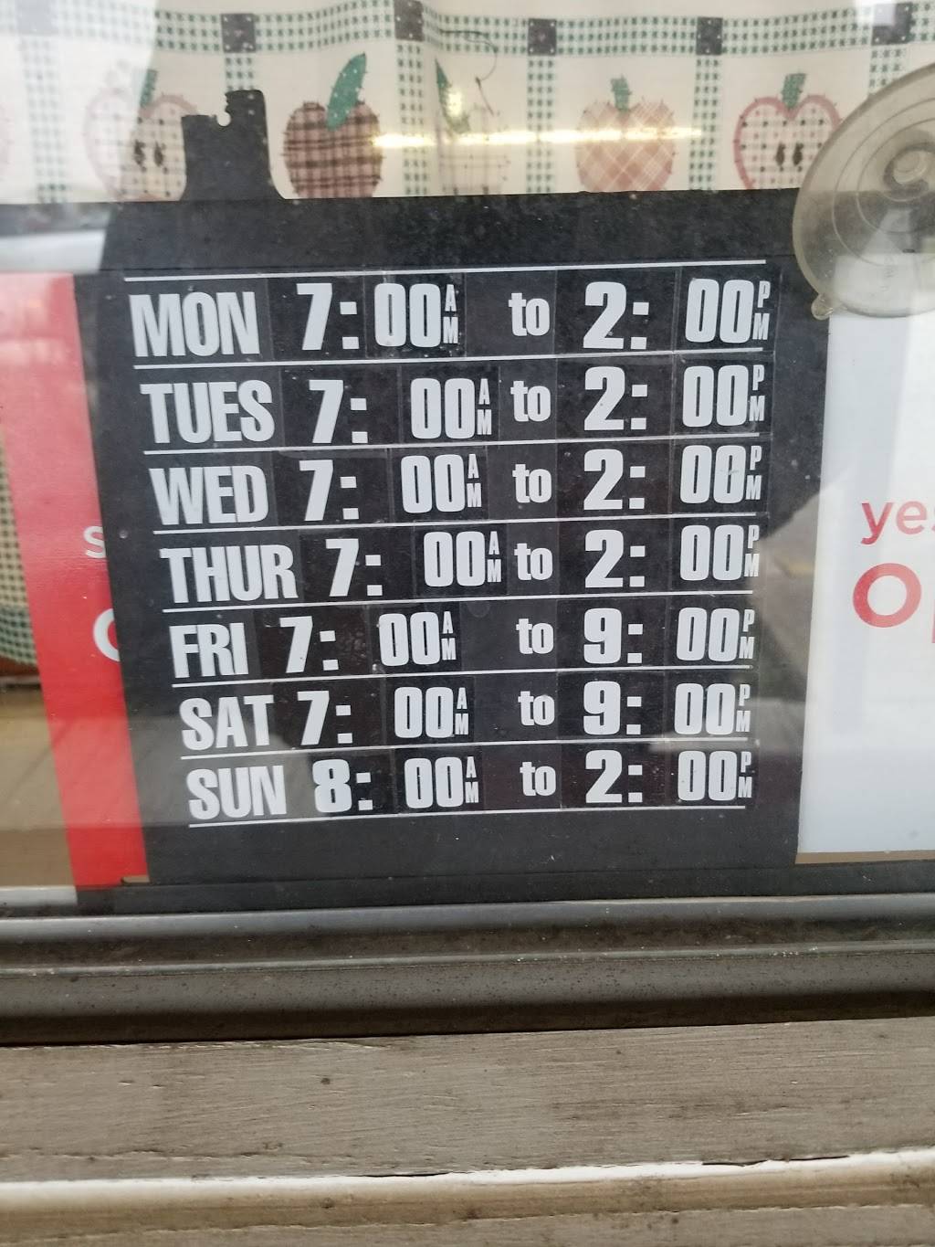 Redbarn Cafe | restaurant | 1310 Hillcrest Dr N, Sulphur Springs, TX 75482, USA | 9038853332 OR +1 903-885-3332