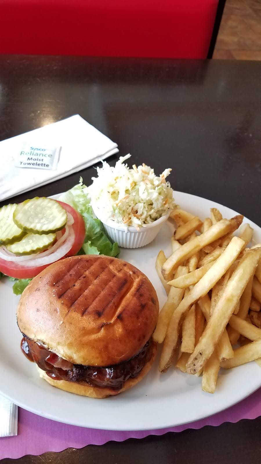 Adam’s Taphouse and Grille Kent Island | restaurant | 100 Abruzzi Dr, Chester, MD 21619, USA | 4106435050 OR +1 410-643-5050