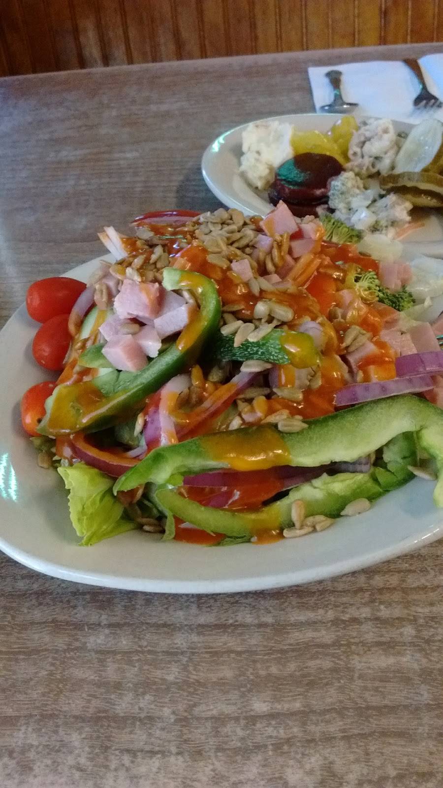 Sallys Family Restaurant & Whatta Pizza | restaurant | 103 N Charles St, White Cloud, MI 49349, USA | 2316892000 OR +1 231-689-2000