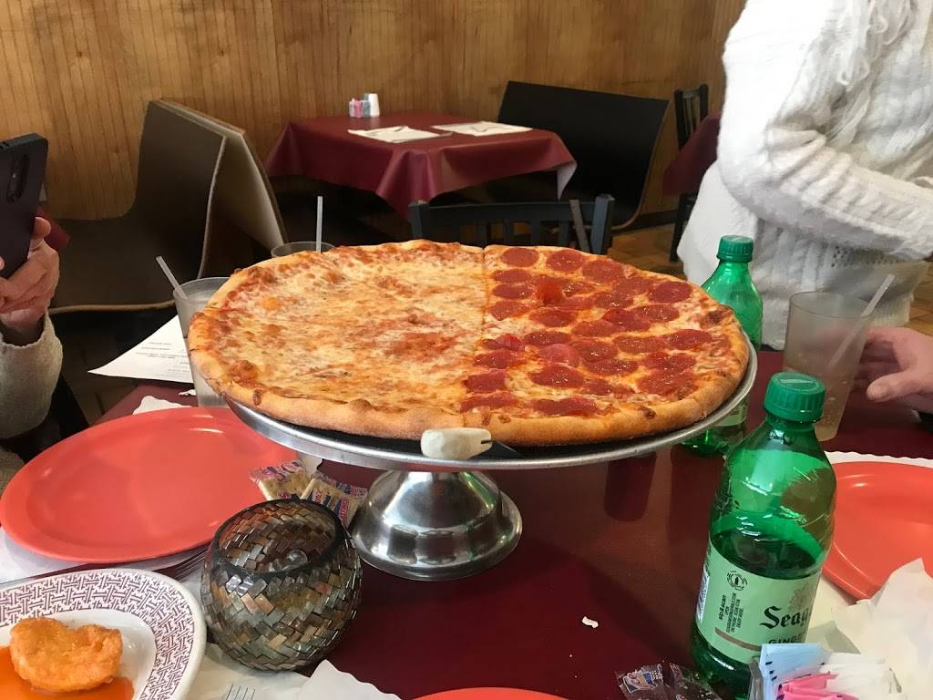 Gennaros Italian Grille & Pizzeria | restaurant | 126 Philadelphia Ave, Egg Harbor City, NJ 08215, USA | 6099654476 OR +1 609-965-4476