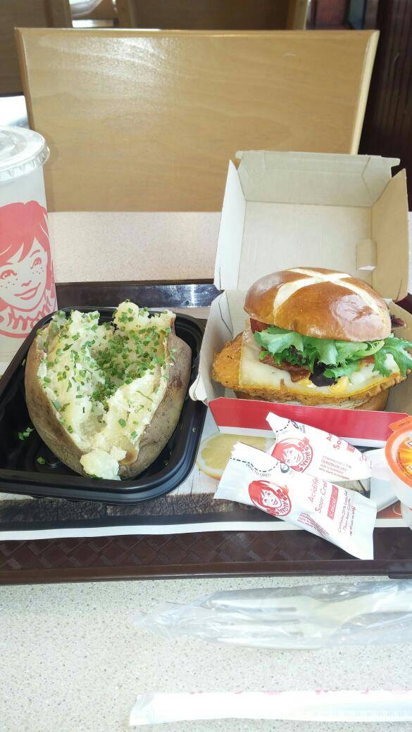 Wendys | restaurant | 3516 118th St, Chicago, IL 60617, USA | 7736464420 OR +1 773-646-4420