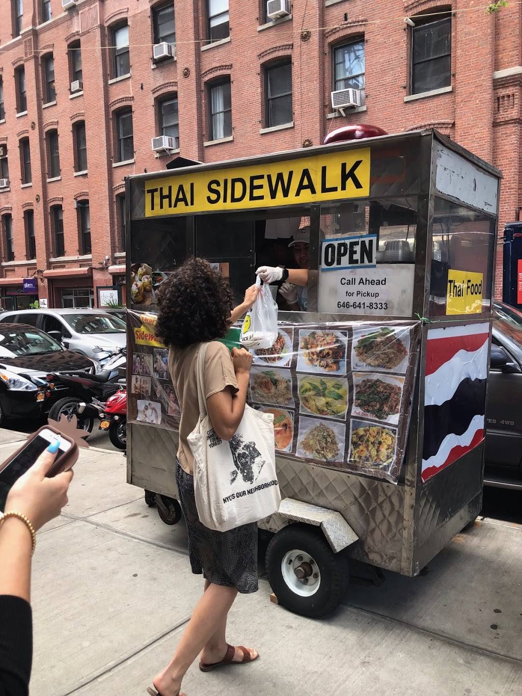 Thai sidewalk | restaurant | Jay st and, Front St, Brooklyn, NY 11201, USA | 6466418333 OR +1 646-641-8333