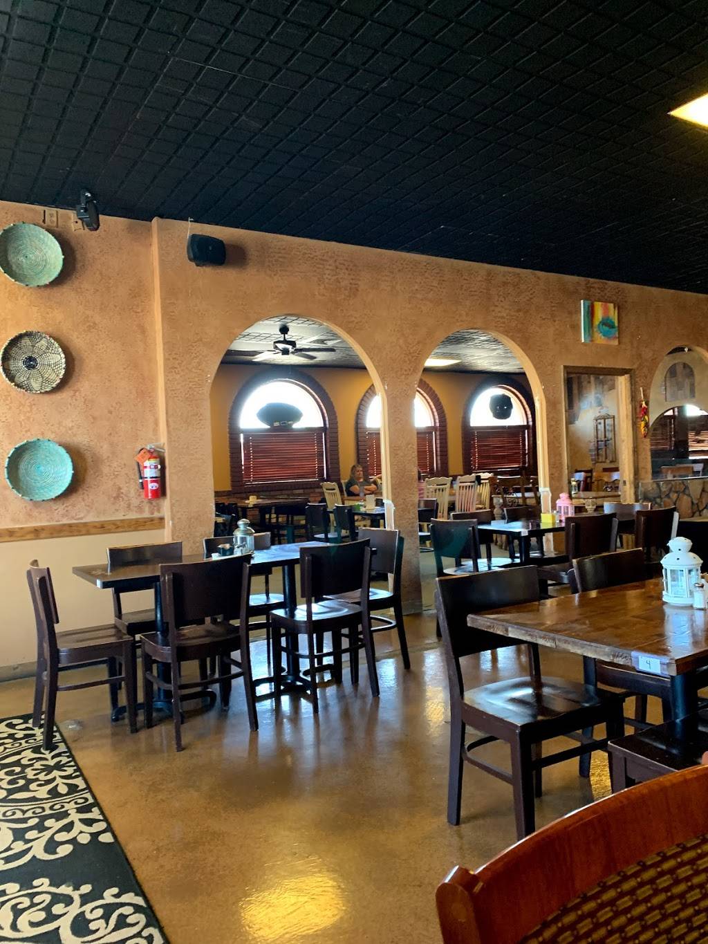 La Patrona Mexican Cuisine | night club | 1526 E Main St, Mesa, AZ 85203, USA | 4806921000 OR +1 480-692-1000
