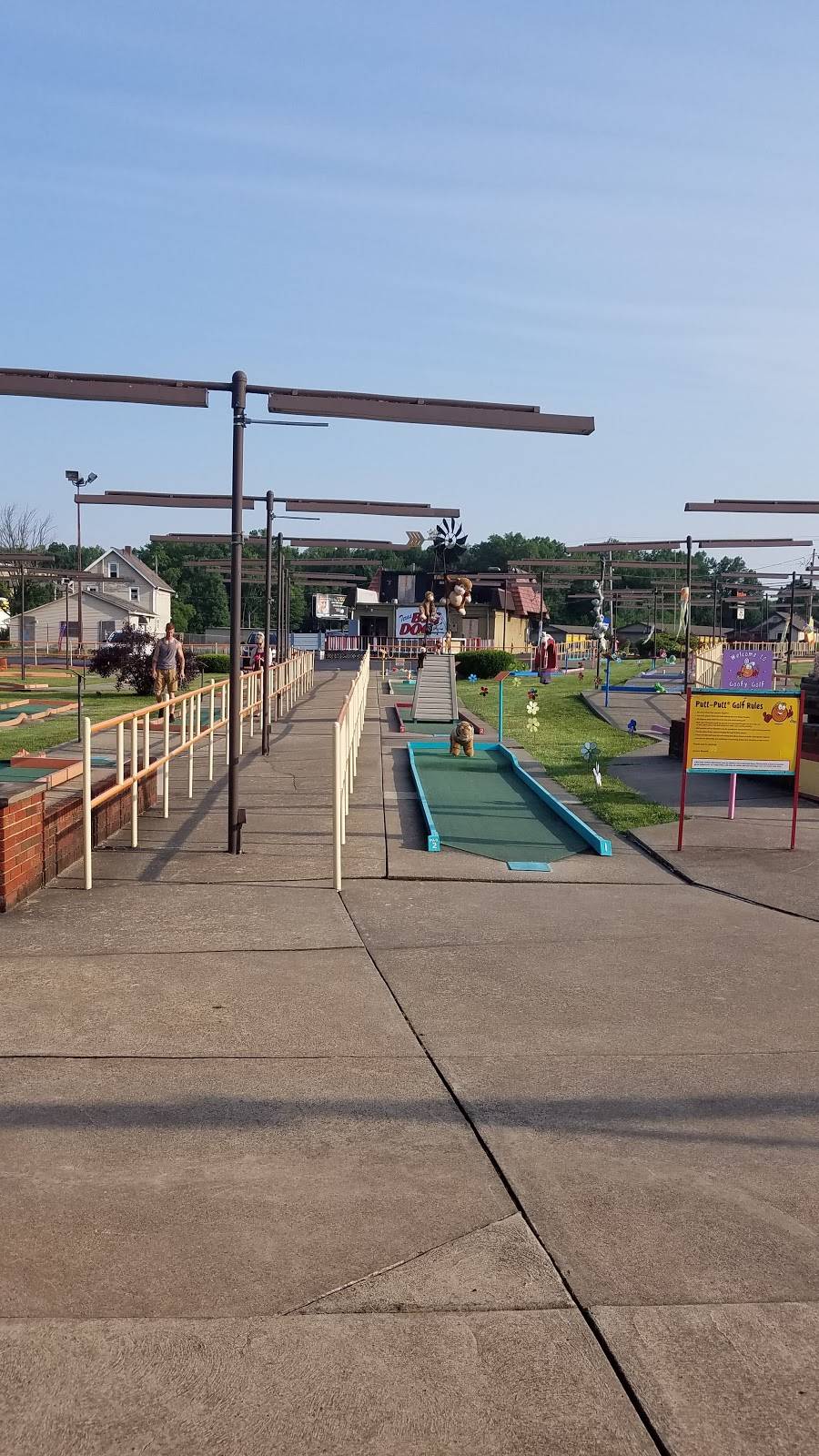 Putt-Putt Fun Center of Warren | meal takeaway | 3937 Youngstown Rd SE, Warren, OH 44484, USA | 3303691965 OR +1 330-369-1965