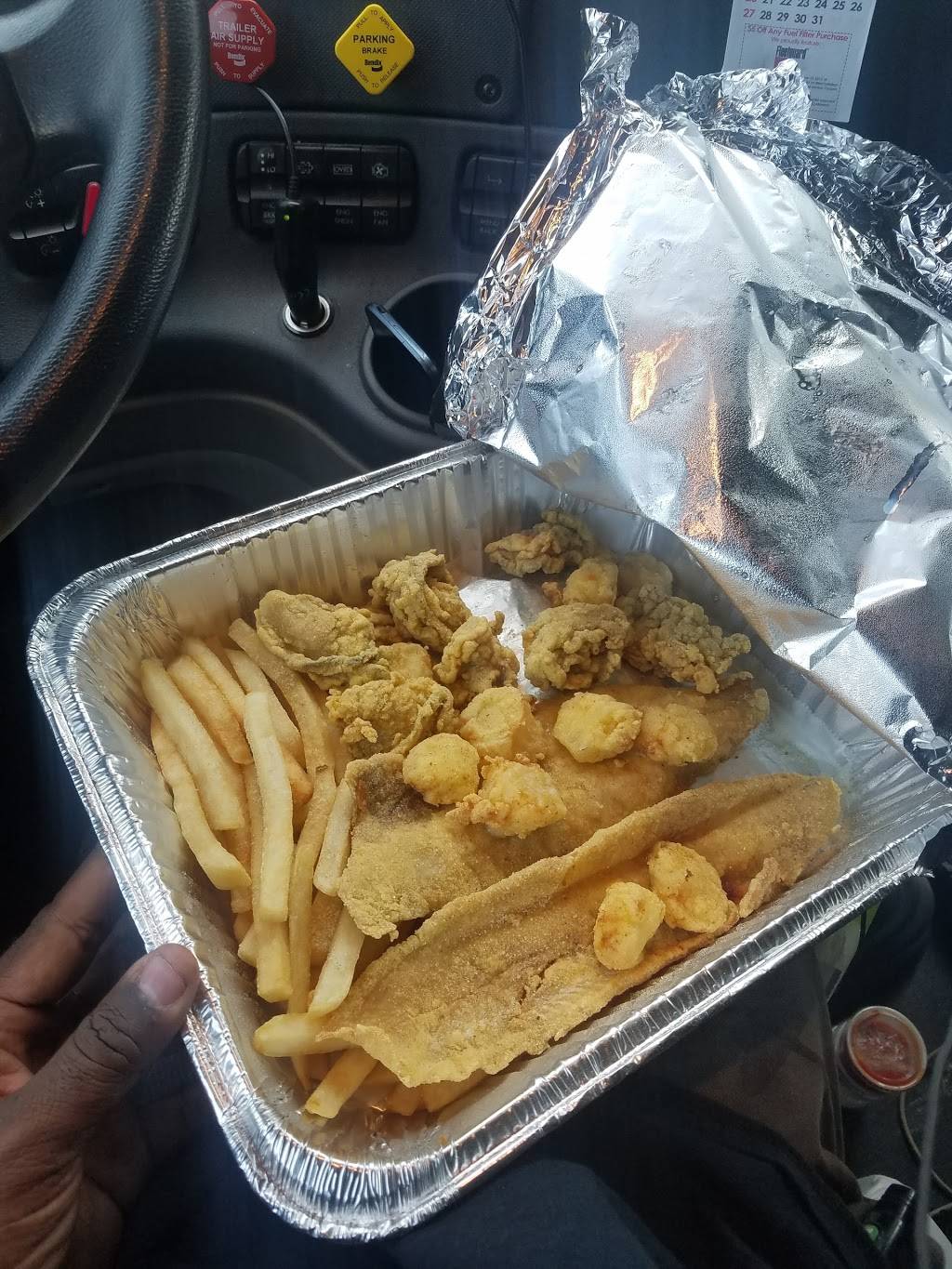 Mr. Snappers Fish & Chicken | restaurant | 2764 US-17, Brunswick, GA 31523, USA | 9122758984 OR +1 912-275-8984