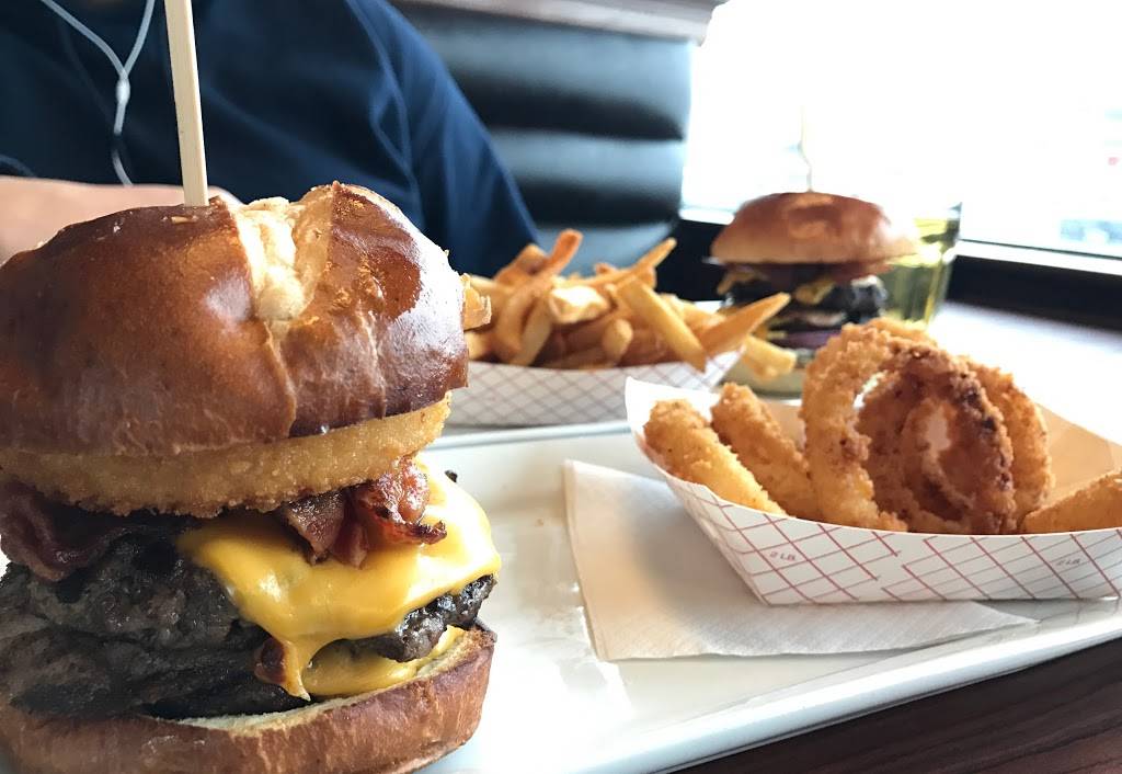 Kelseys Original Roadhouse | restaurant | 1550 Upper James St, Hamilton, ON L9B 2L6, Canada | 9055758696 OR +1 905-575-8696