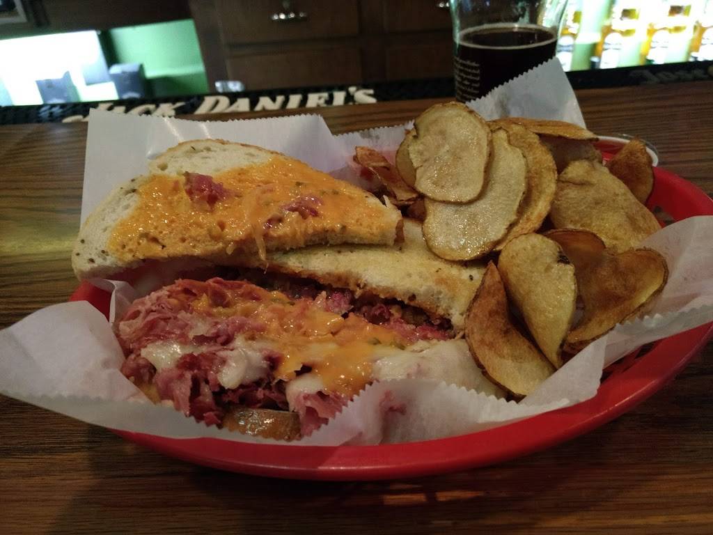 Callahans Irish Pubs | restaurant | 1061 Mahoning Ave, Warren, OH 44483, USA | 3303947200 OR +1 330-394-7200