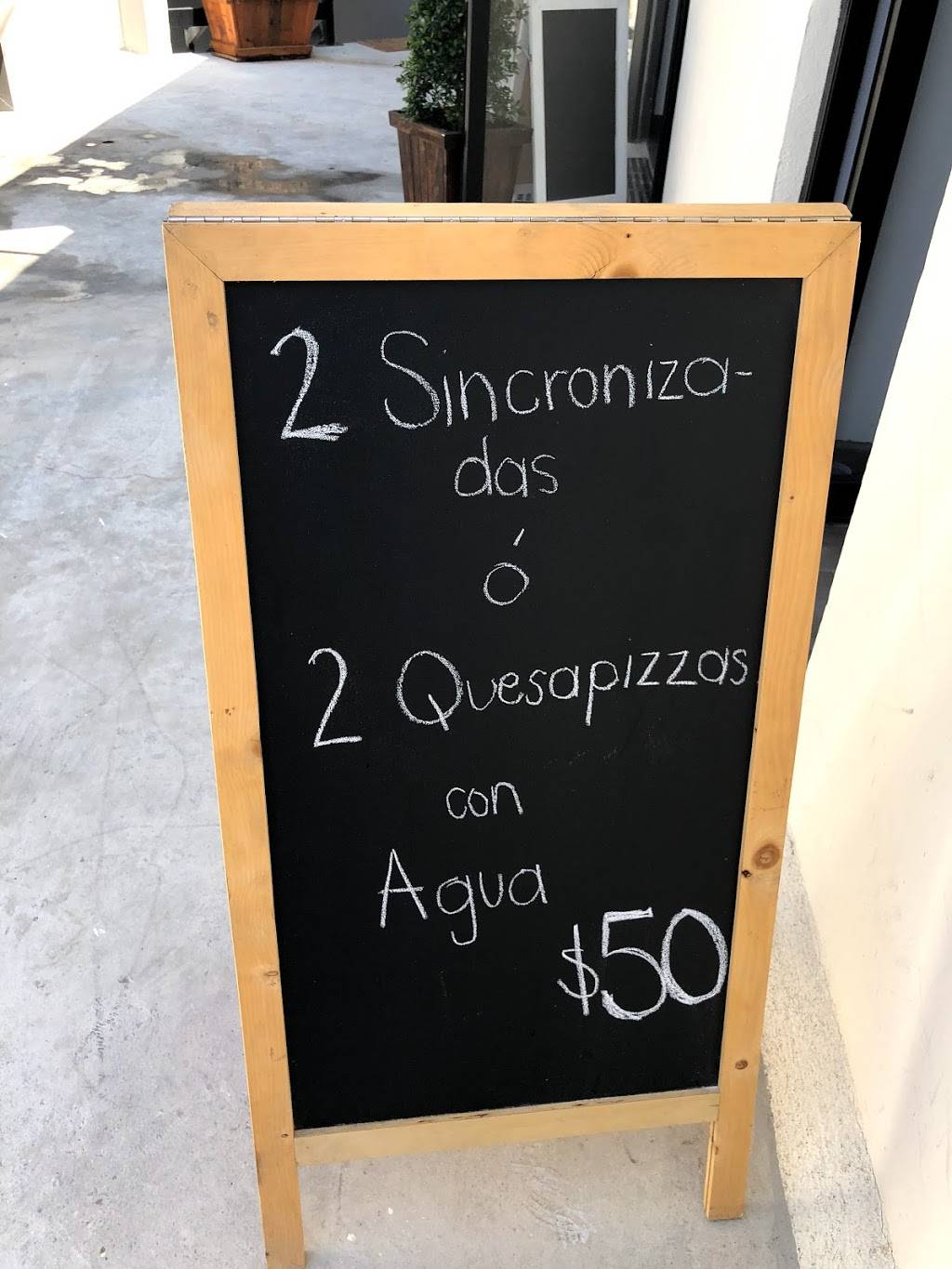 Coti Deli | restaurant | Calle Sacramento 5080, Las Palmas, 22106 Tijuana, B.C., Mexico | 016643860013 OR +52 664 386 0013