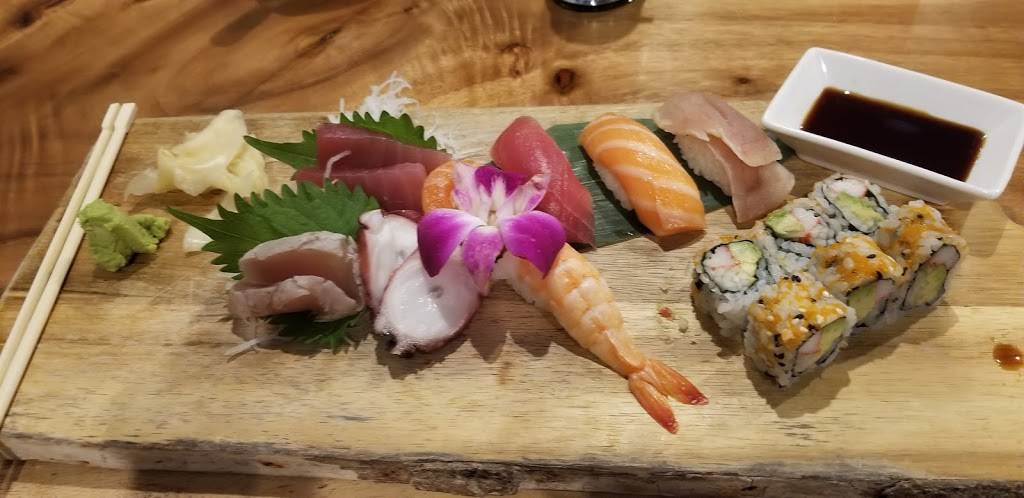Mikado Sushi | restaurant | 6417 Raleigh St, Orlando, FL 32835, USA | 4078221080 OR +1 407-822-1080