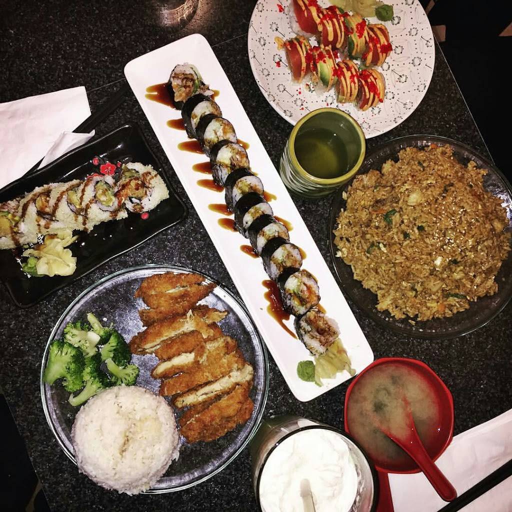 Volcano Sushi Cafe | restaurant | 1062 W Taylor St, Chicago, IL 60607, USA | 3127338933 OR +1 312-733-8933