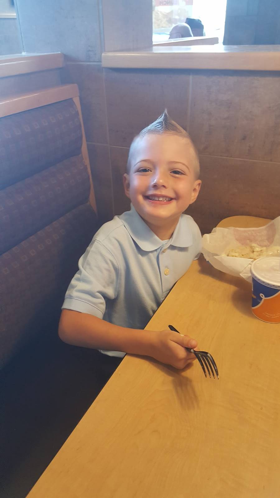 Dairy Queen Grill & Chill | restaurant | 400 Fairdale Rd, Fairdale, KY 40118, USA | 5023672408 OR +1 502-367-2408