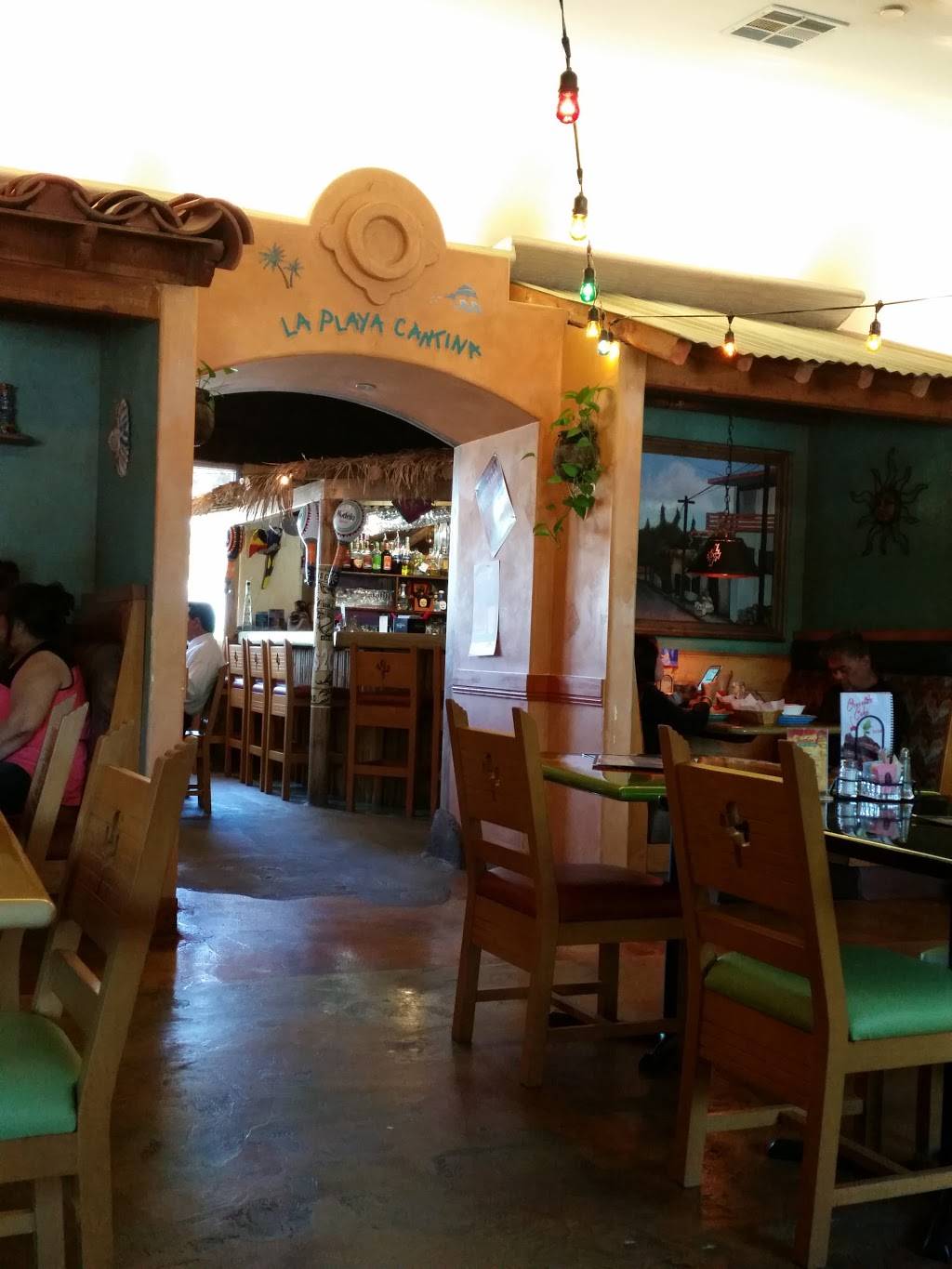 Damians | restaurant | 2075 W Orangeburg Ave, Modesto, CA 95350, USA | 2095263800 OR +1 209-526-3800