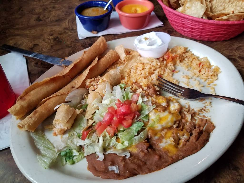 Campo Verde | restaurant | 2918 W Pioneer Pkwy, Dalworthington Gardens, TX 76013, USA | 8172757003 OR +1 817-275-7003