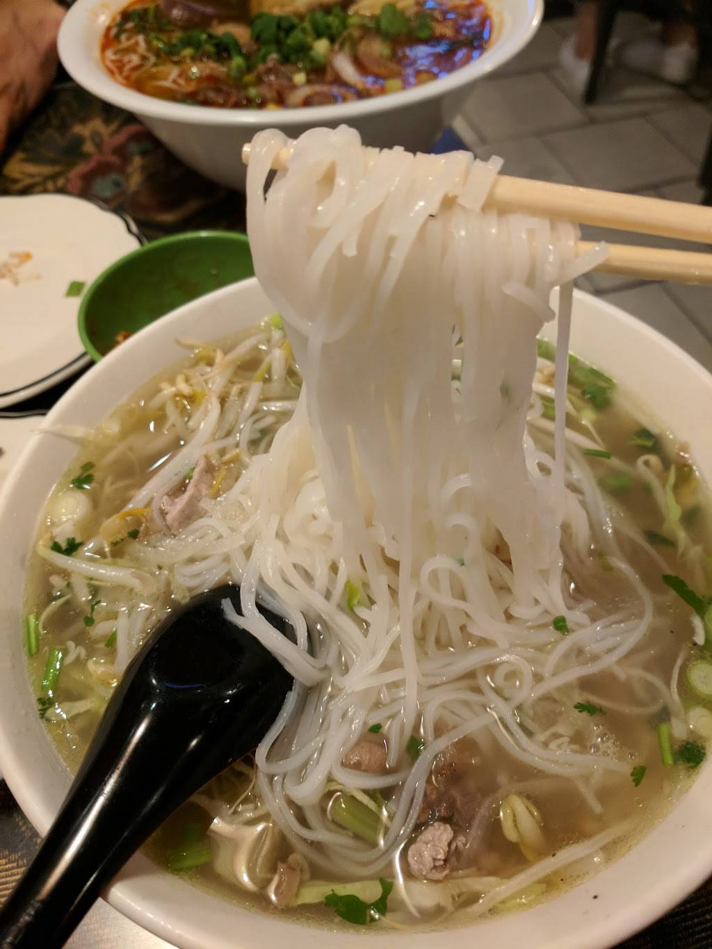 Que Huong Restaurant | restaurant | 30820 John R Rd, Madison Heights, MI 48071, USA | 2485880998 OR +1 248-588-0998