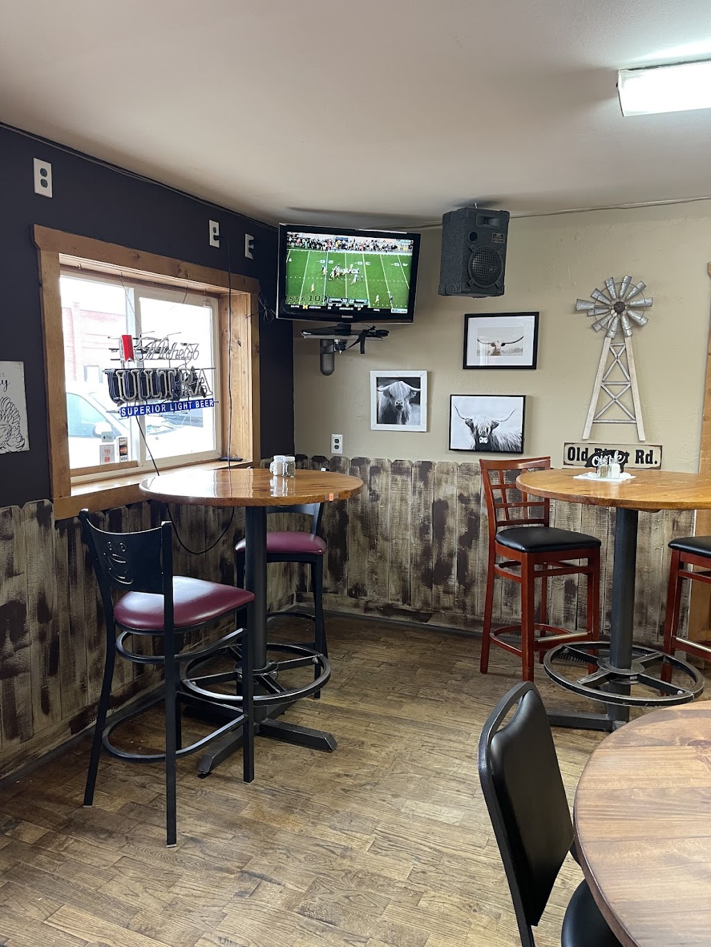 Tipsy Cow Bar & Grill | restaurant | 109 Colorado Ave, Merino, CO 80741, USA | 9705221117 OR +1 970-522-1117