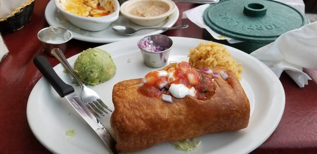 Restaurante Cuetzala Gro | restaurant | 7360 N Clark St, Chicago, IL 60626, USA | 7732629417 OR +1 773-262-9417