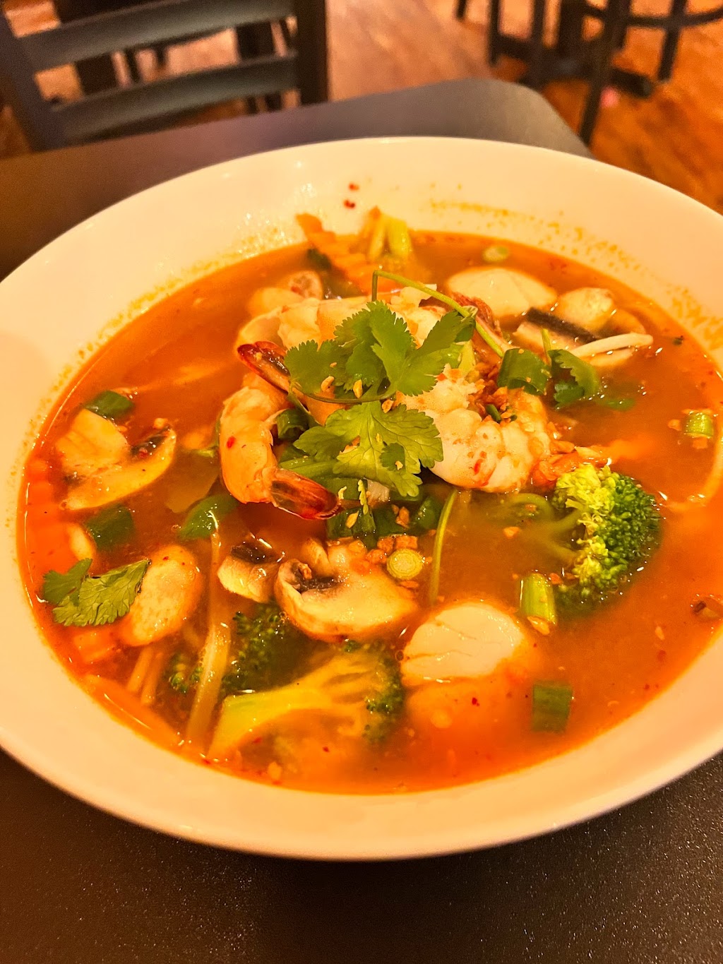 Mam’s Happy Thai Express | restaurant | 165 E Main St, Ashland, OR 97520, USA | 5416252955 OR +1 541-625-2955