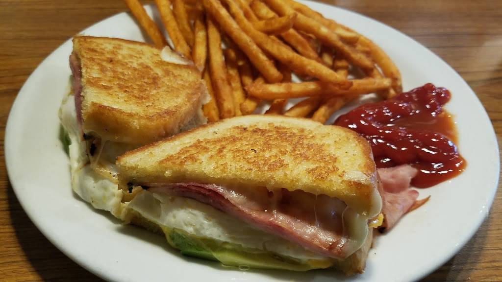 Dennys | restaurant | 10430 Friars Rd, San Diego, CA 92120, USA | 6195280224 OR +1 619-528-0224