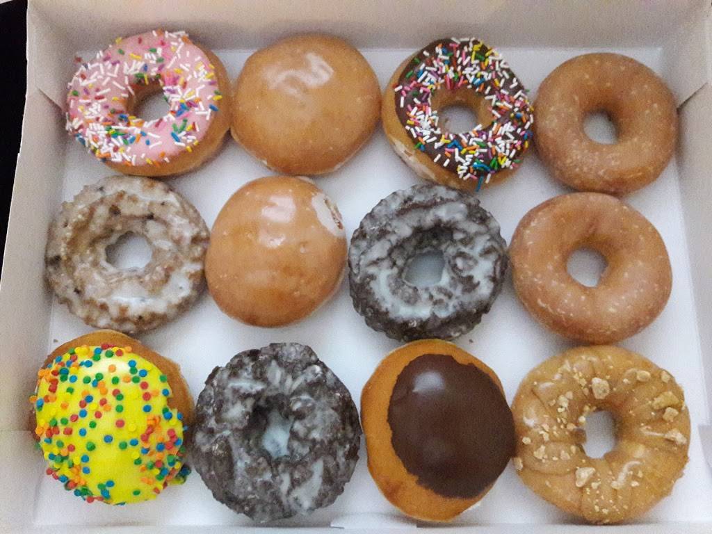 Krispy Kreme | bakery | 520 Main St, Saco, ME 04072, USA | 2075368219 OR +1 207-536-8219