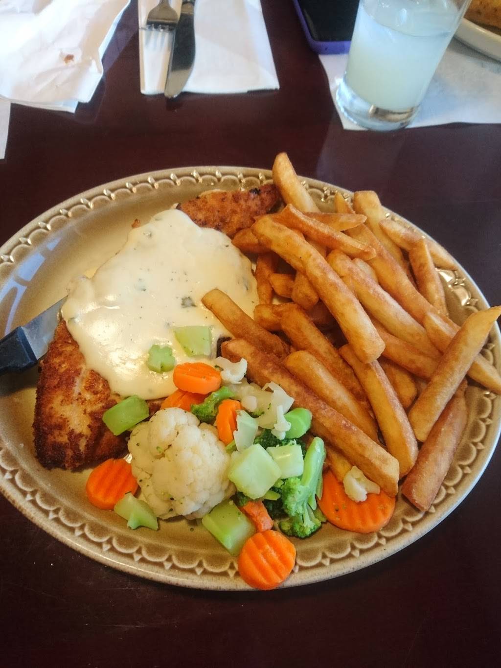 Luna Pizzeria Restaurant | restaurant | 365 Stewart Blvd, Brockville, ON K6V 4W9, Canada | 6133428333 OR +1 613-342-8333