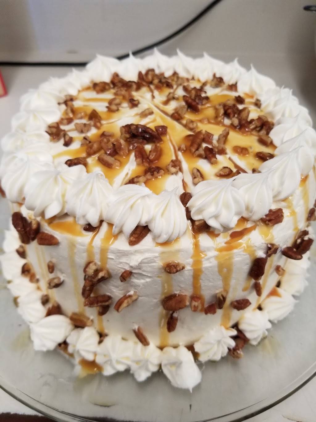 Brunzeez Cafe | restaurant | 209 W Main St, Ava, IL 62907, USA | 6184269822 OR +1 618-426-9822