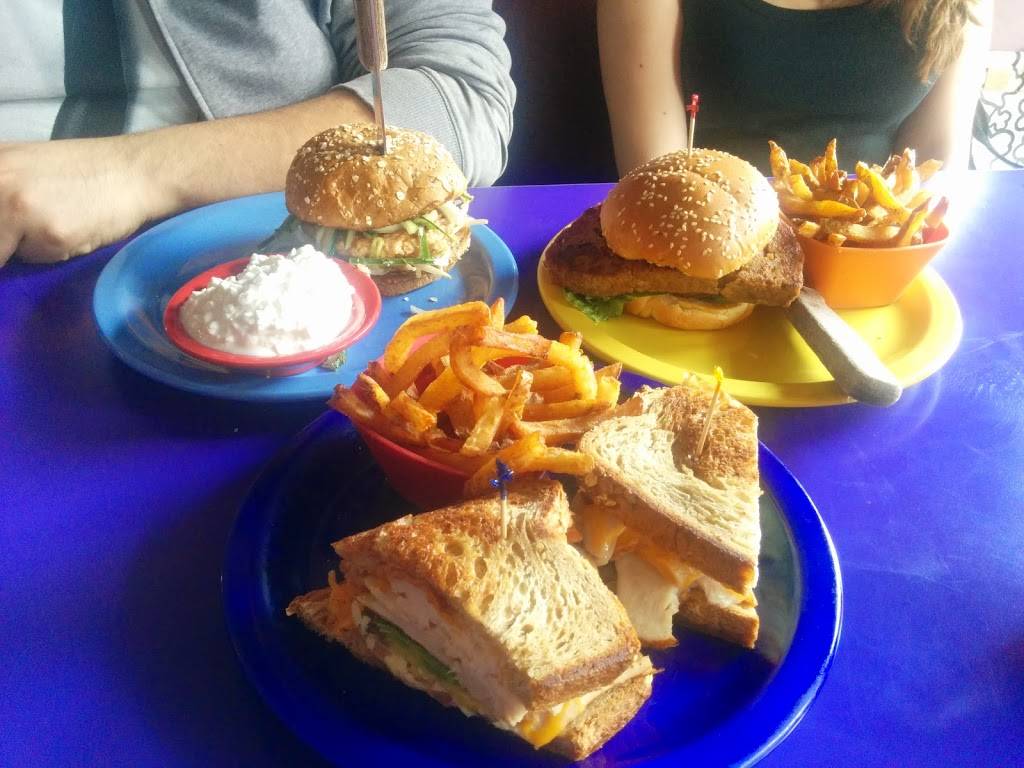 Hamburger Marys | restaurant | 5400 N Clark St, Chicago, IL 60640, USA | 7737846969 OR +1 773-784-6969