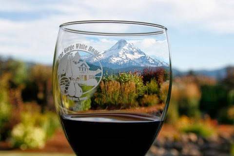 The Gorge White House | cafe | 2265 OR-35, Hood River, OR 97031, USA | 5413862828 OR +1 541-386-2828